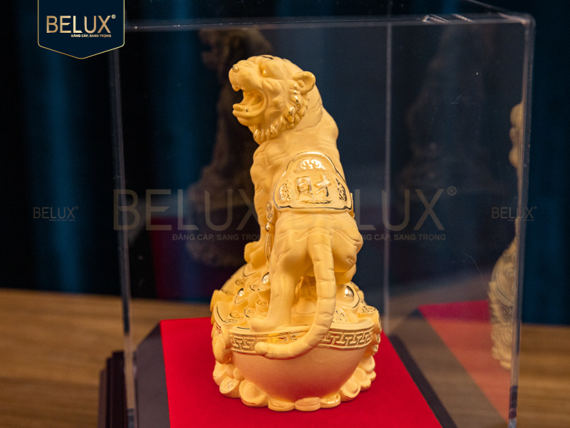 Tượng Hổ Tài Lộc vàng cát 8x6x11cm